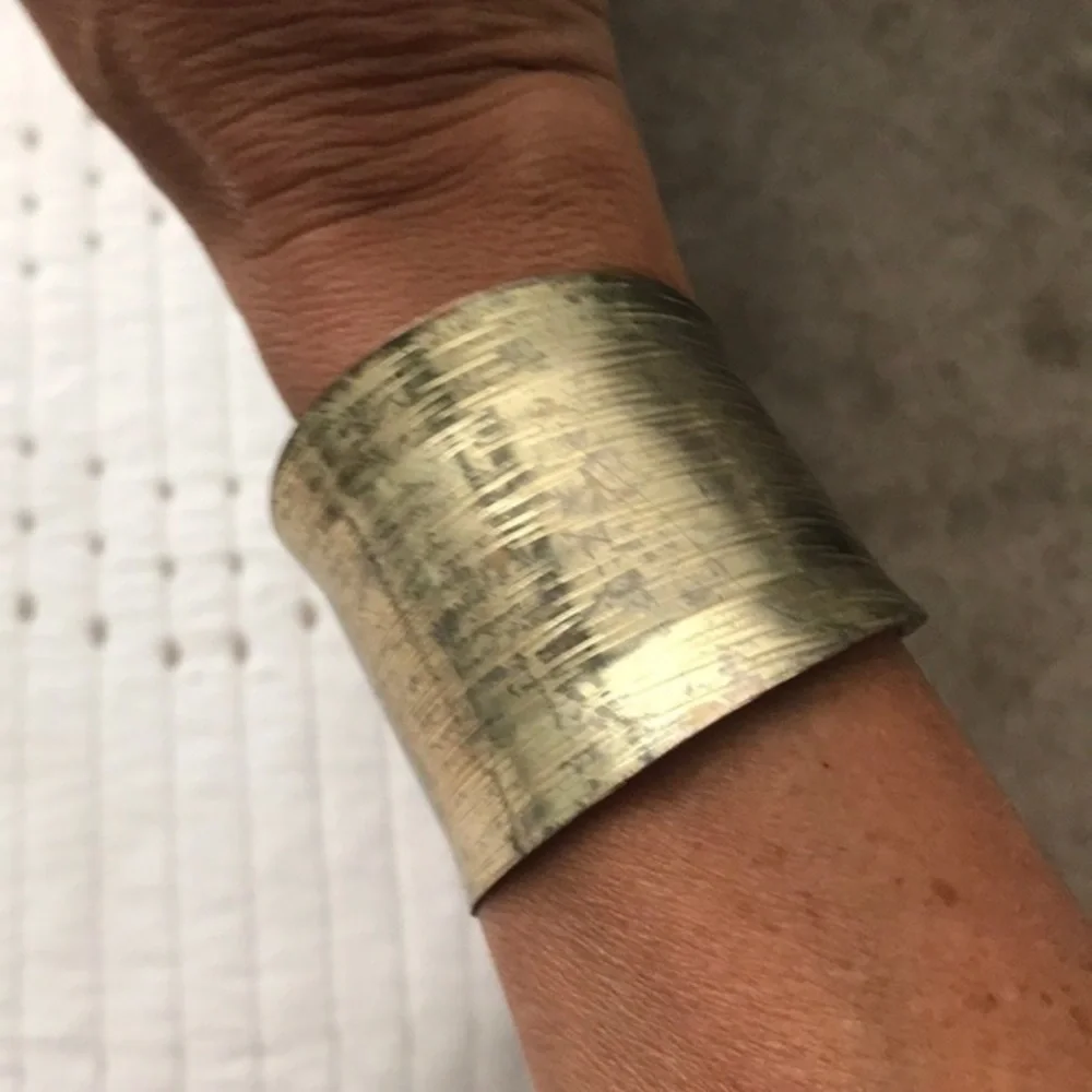 Brass color cuff - Picture 2 of 3